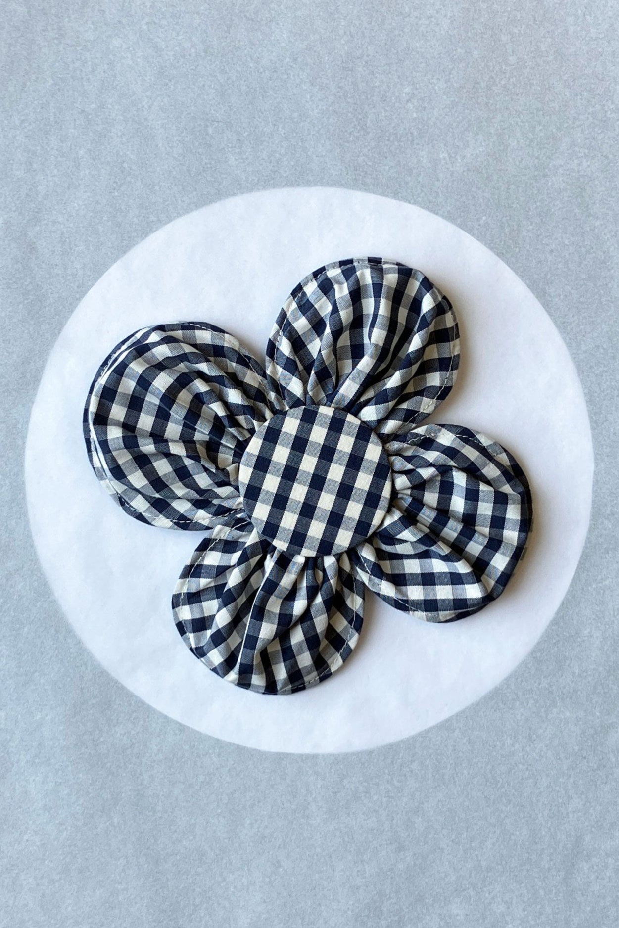 Bloom Brooch, gingham (ø: 18 cm)